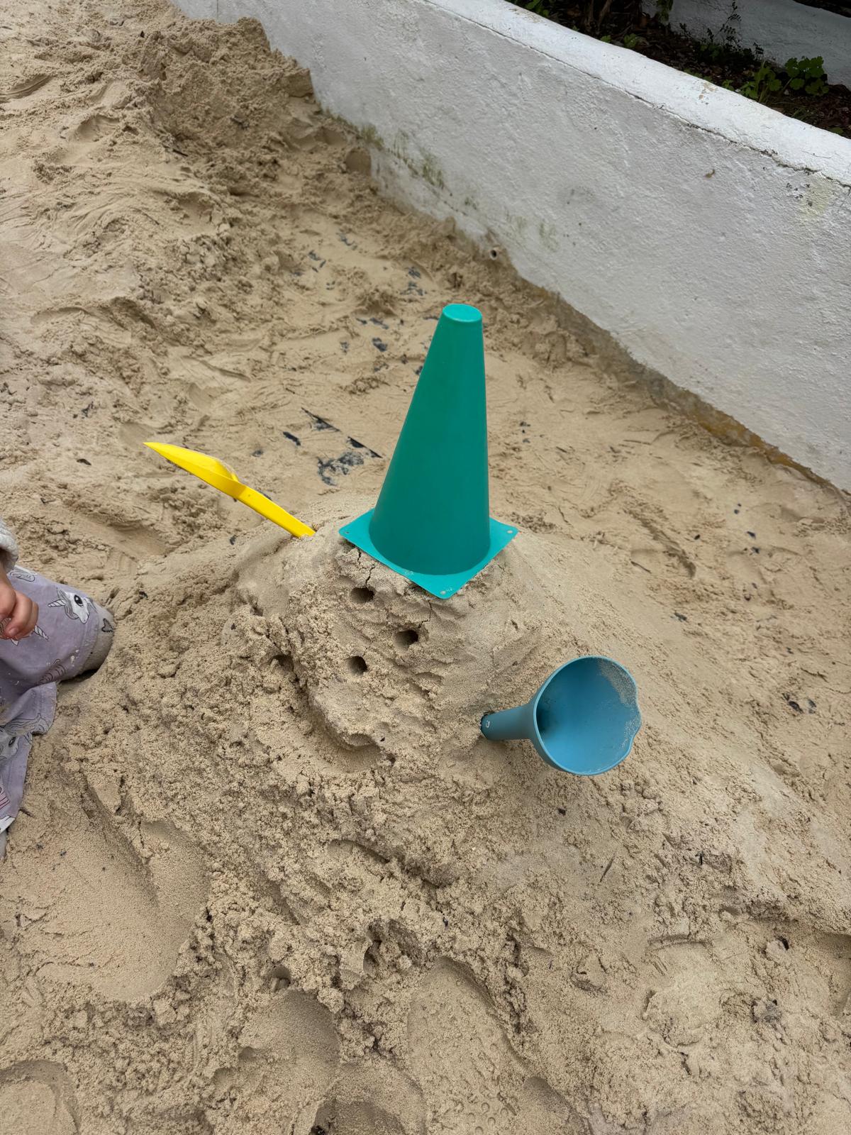 Kreativ sandkasseleg i Mini AIM